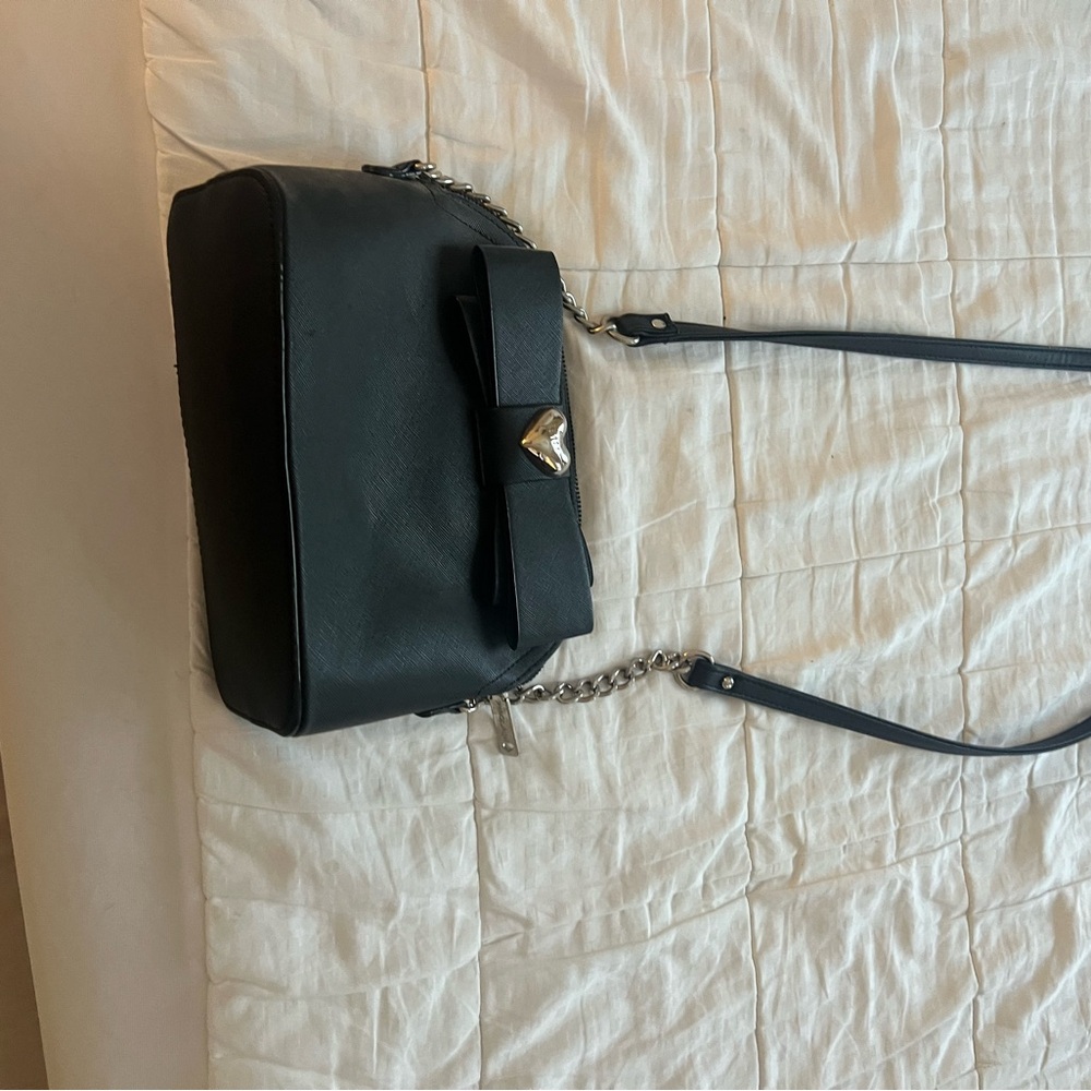 Elegant Black Bow Accent Shoulder Bag